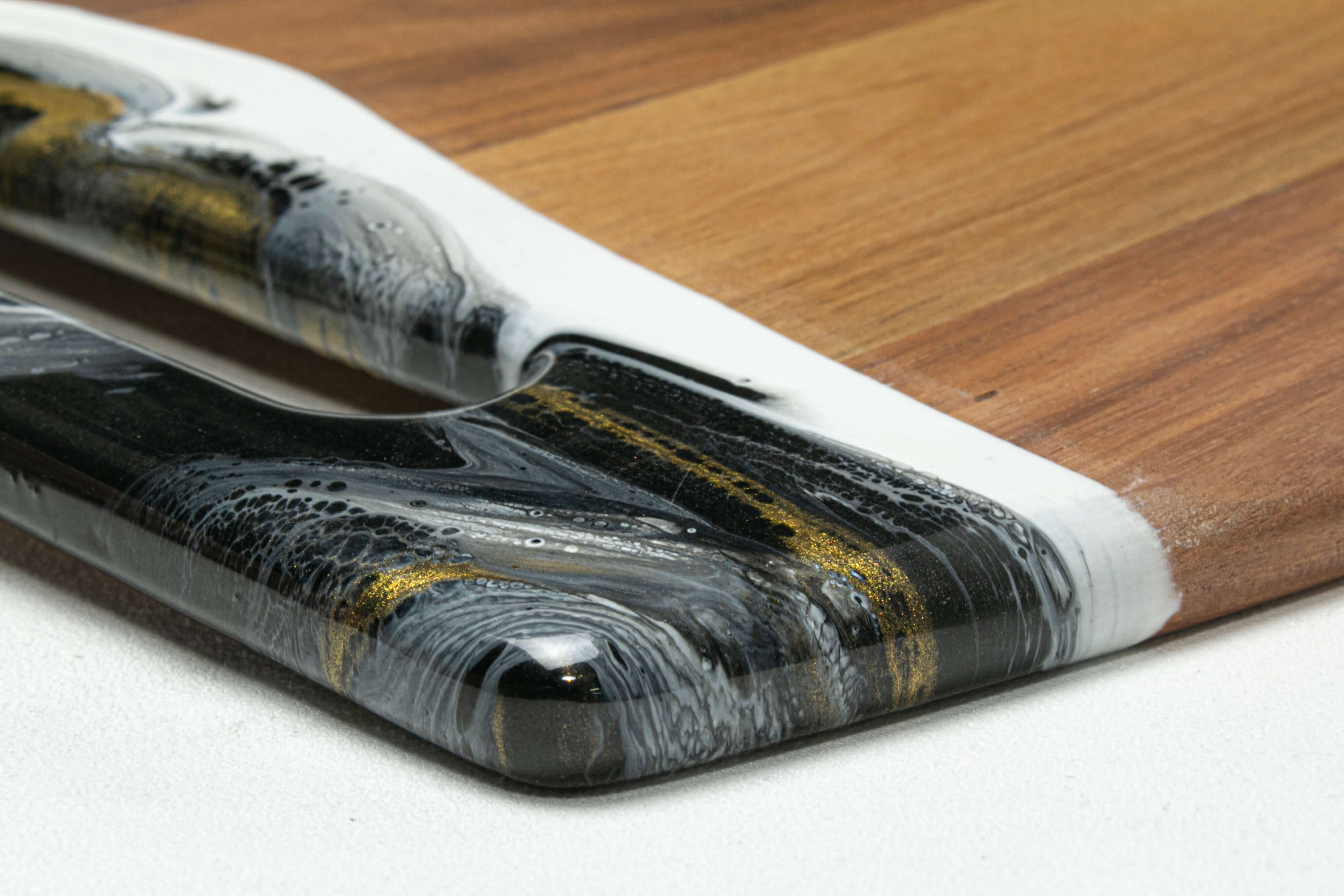 #color_ Ebony Black