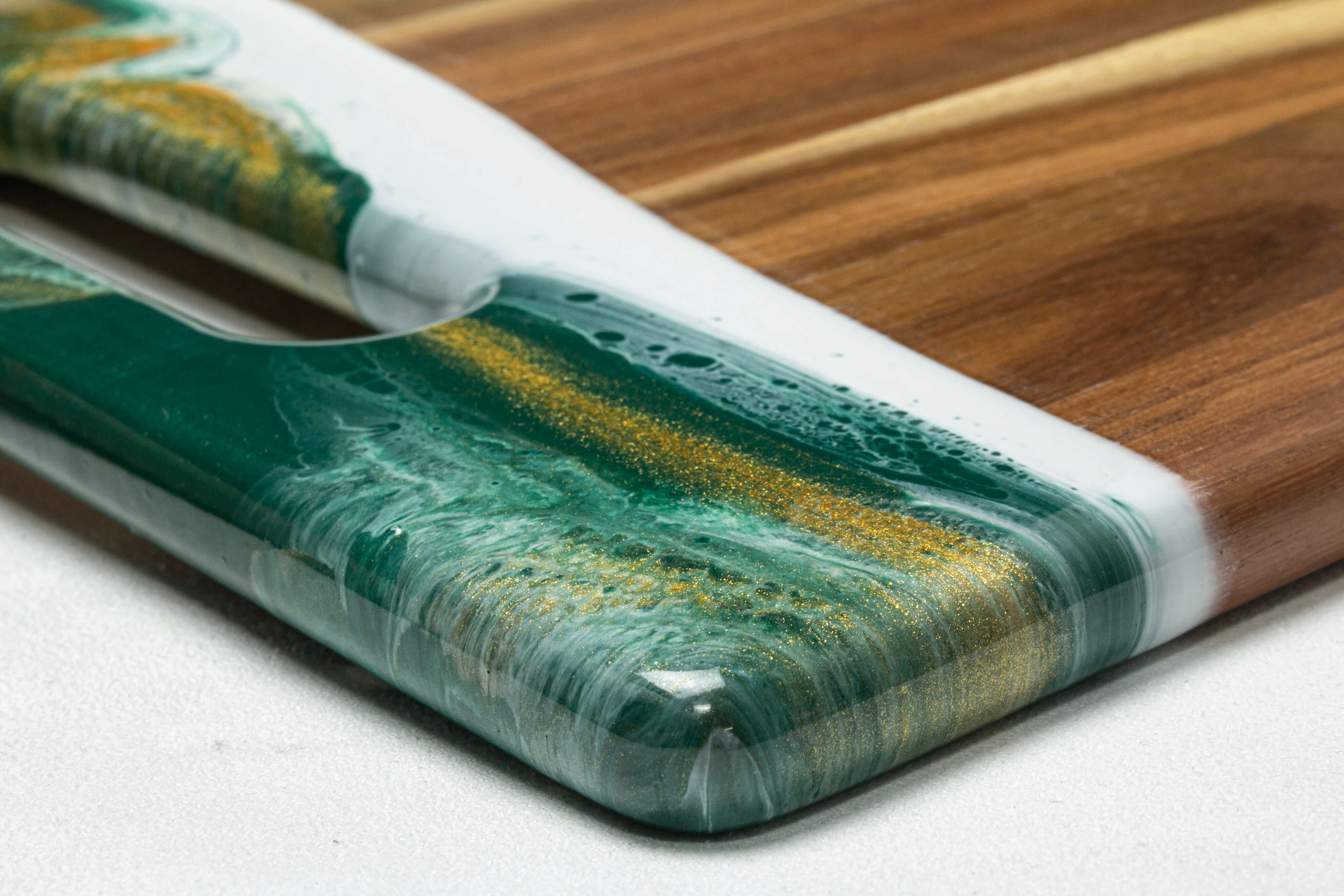 #color_ Emerald Green