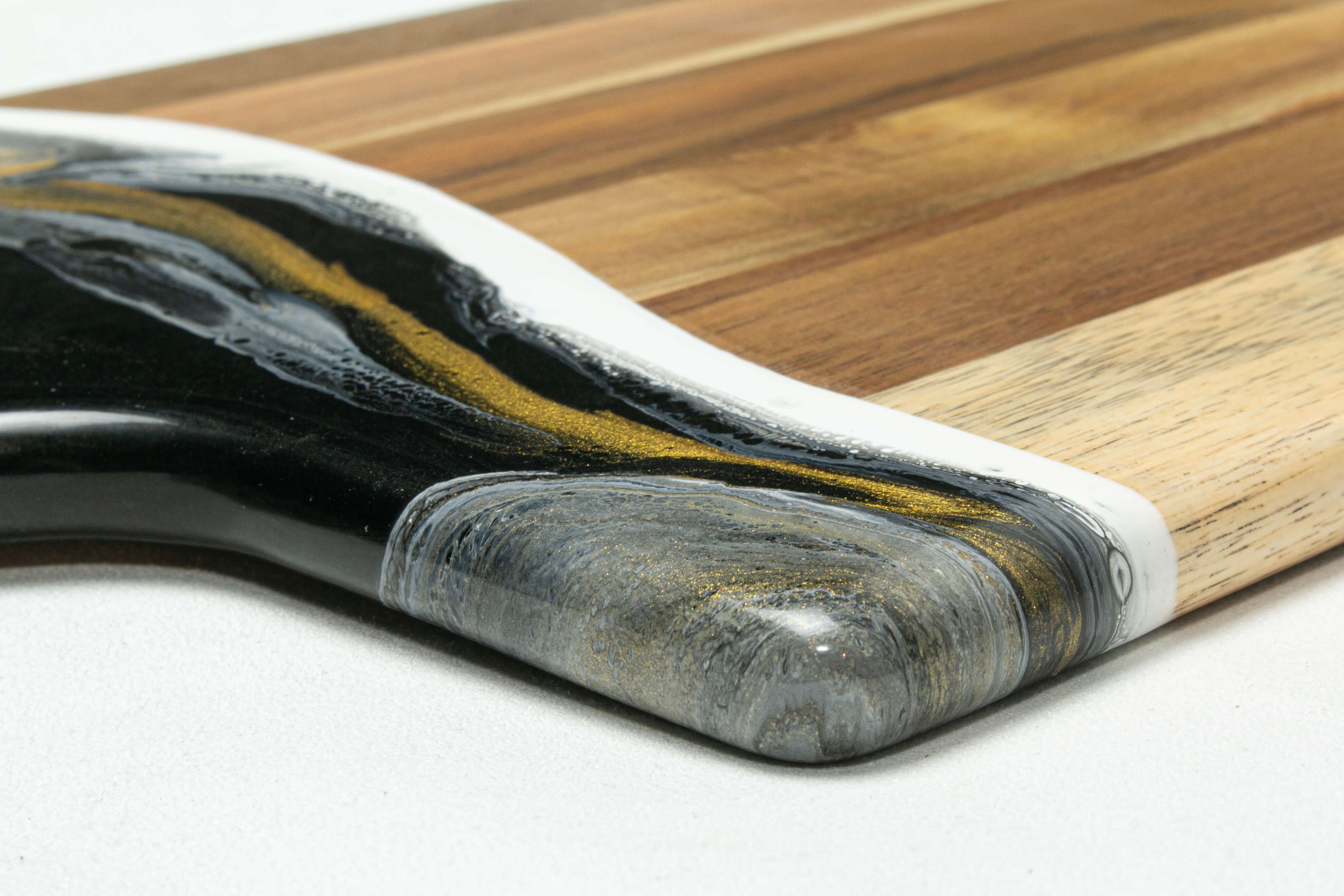 #color_ Ebony Black
