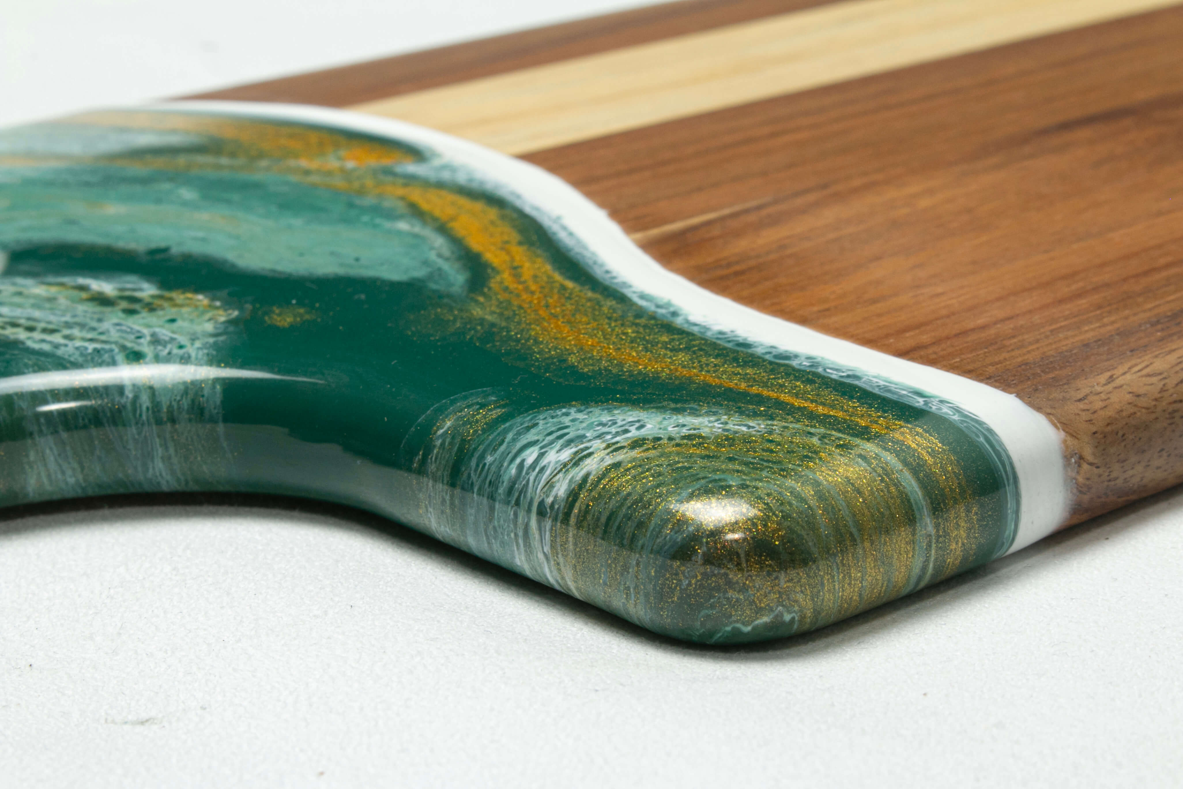 #color_ Emerald Green
