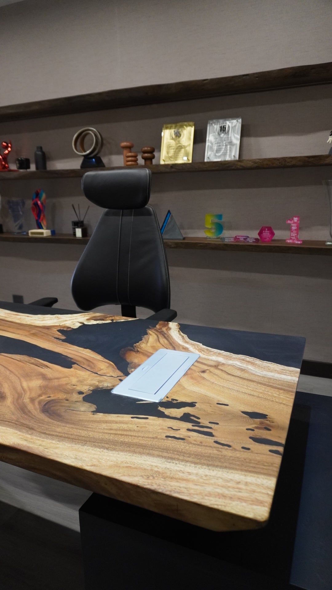 Exclusivo-Writing Desk