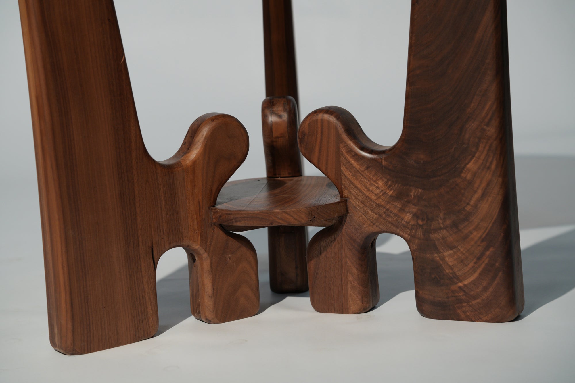 The Apex Center Table