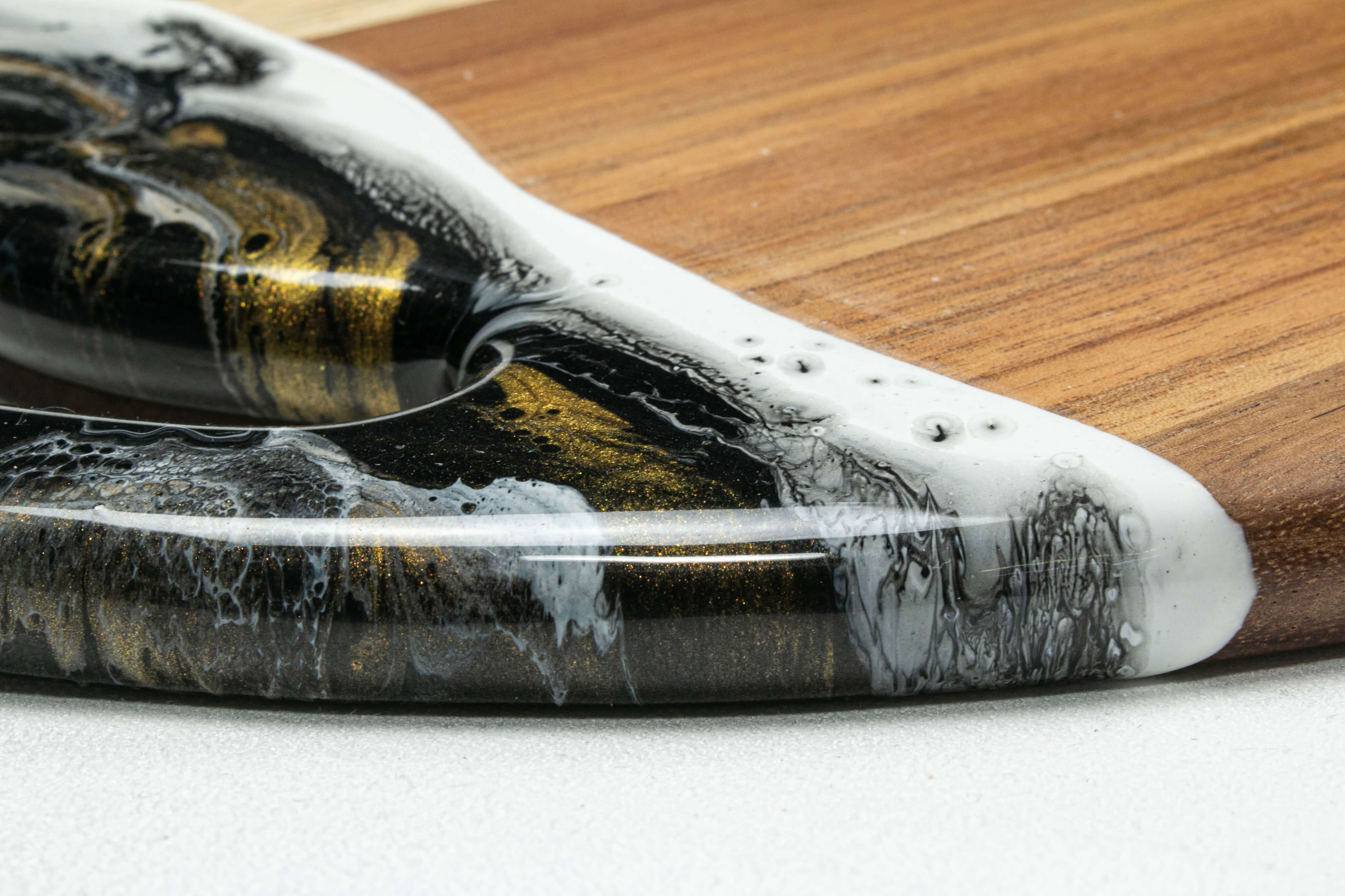 #color_ Ebony Black