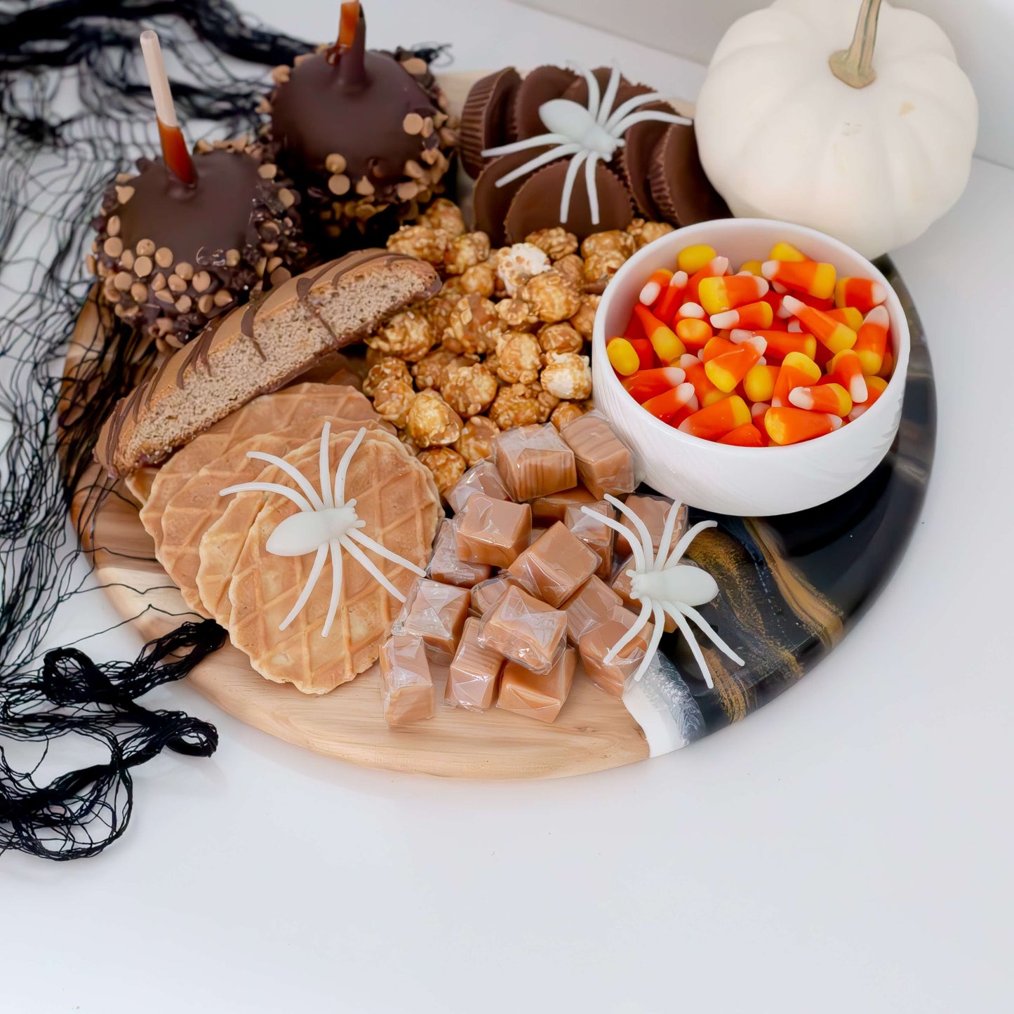 Large Round Acacia Board With Dip Holder