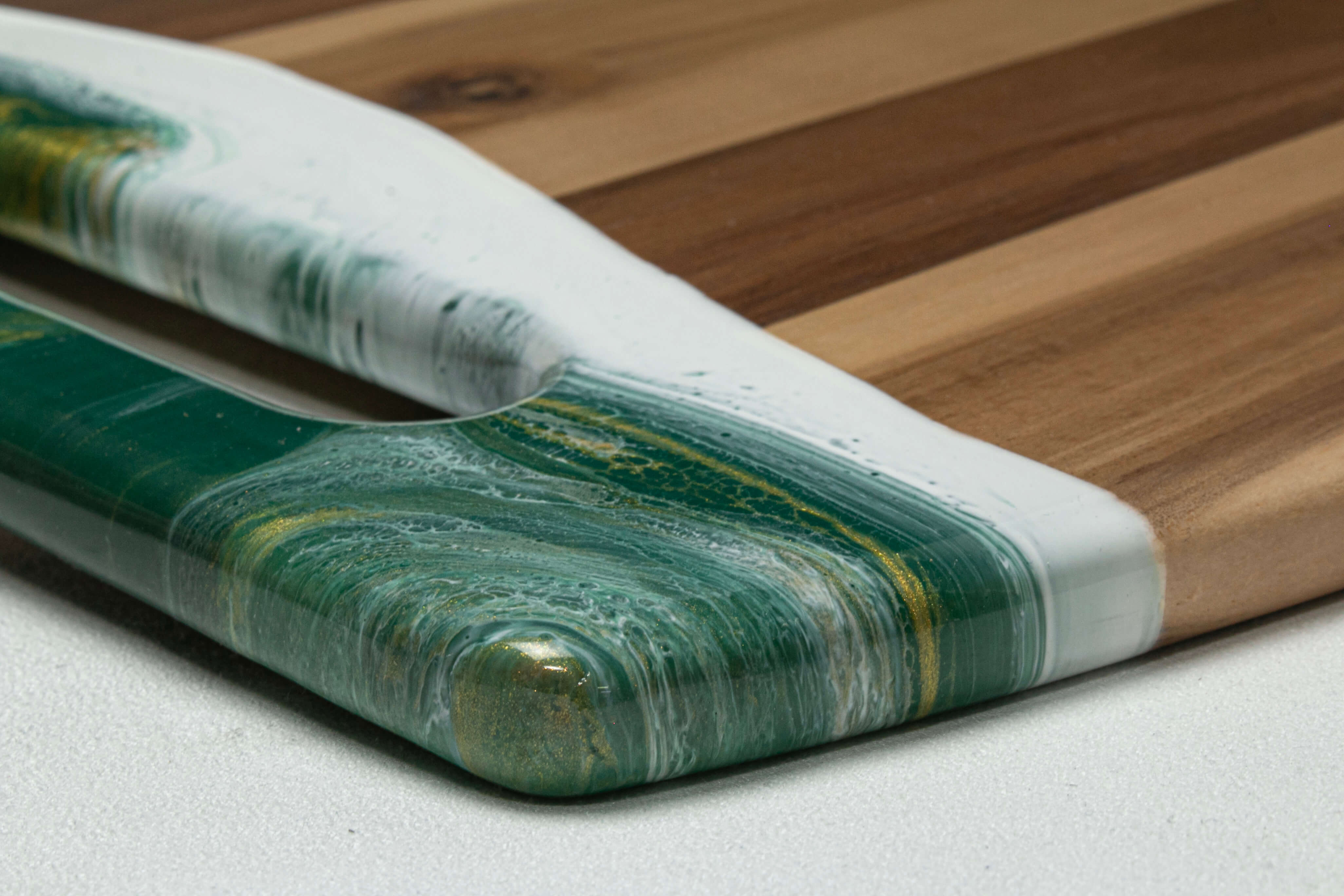 #color_ Emerald Green