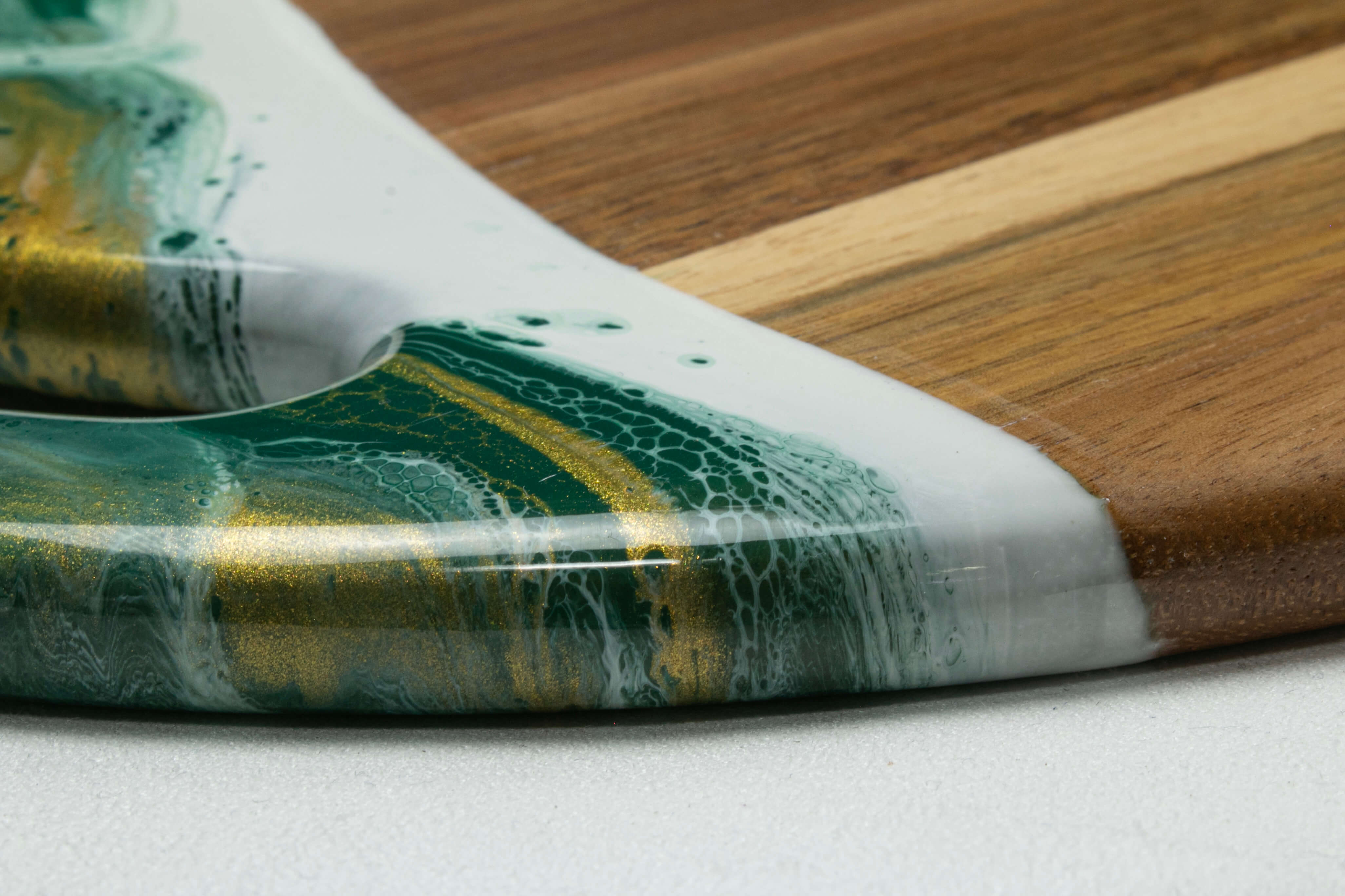 #color_ Emerald Green