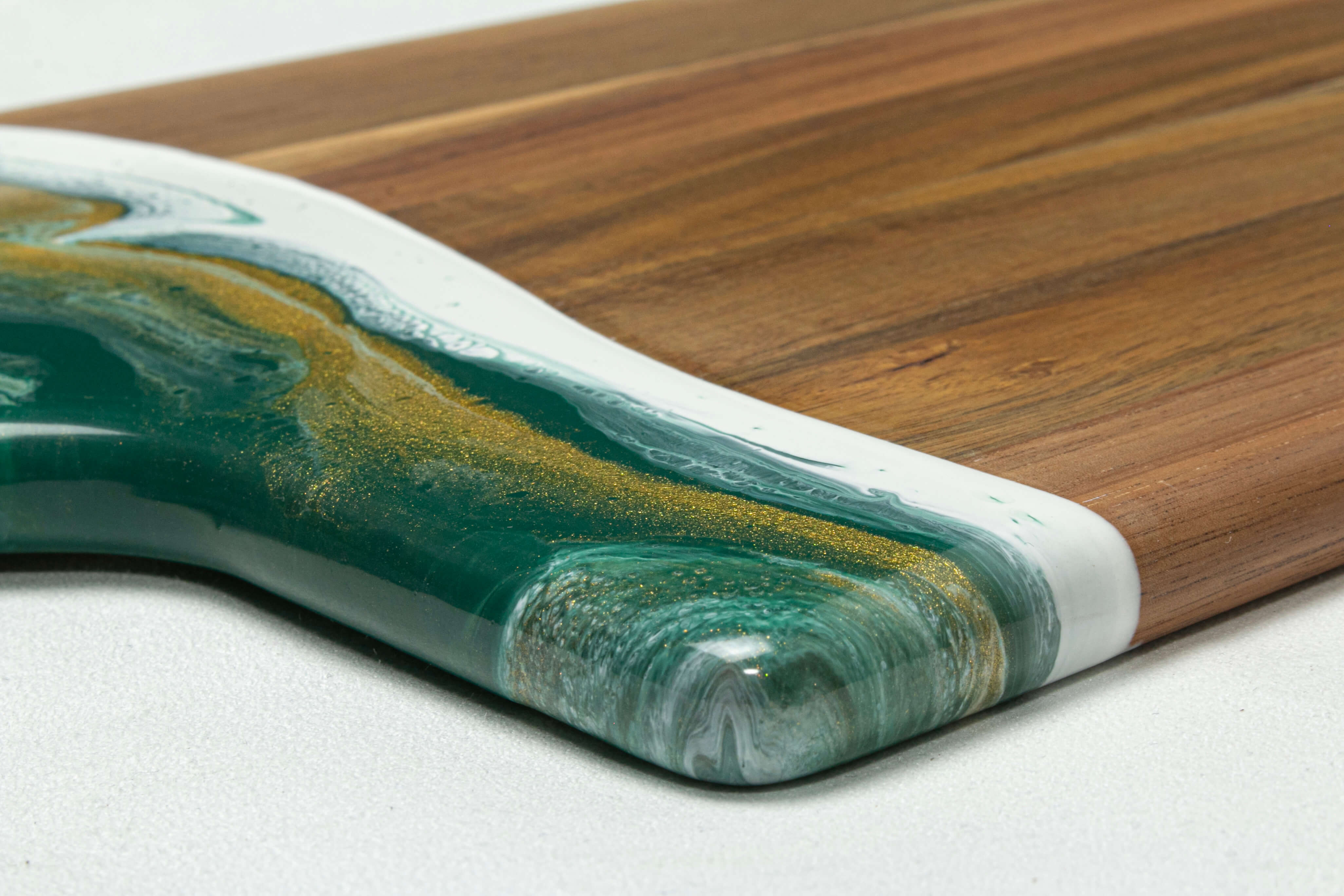 #color_ Emerald Green