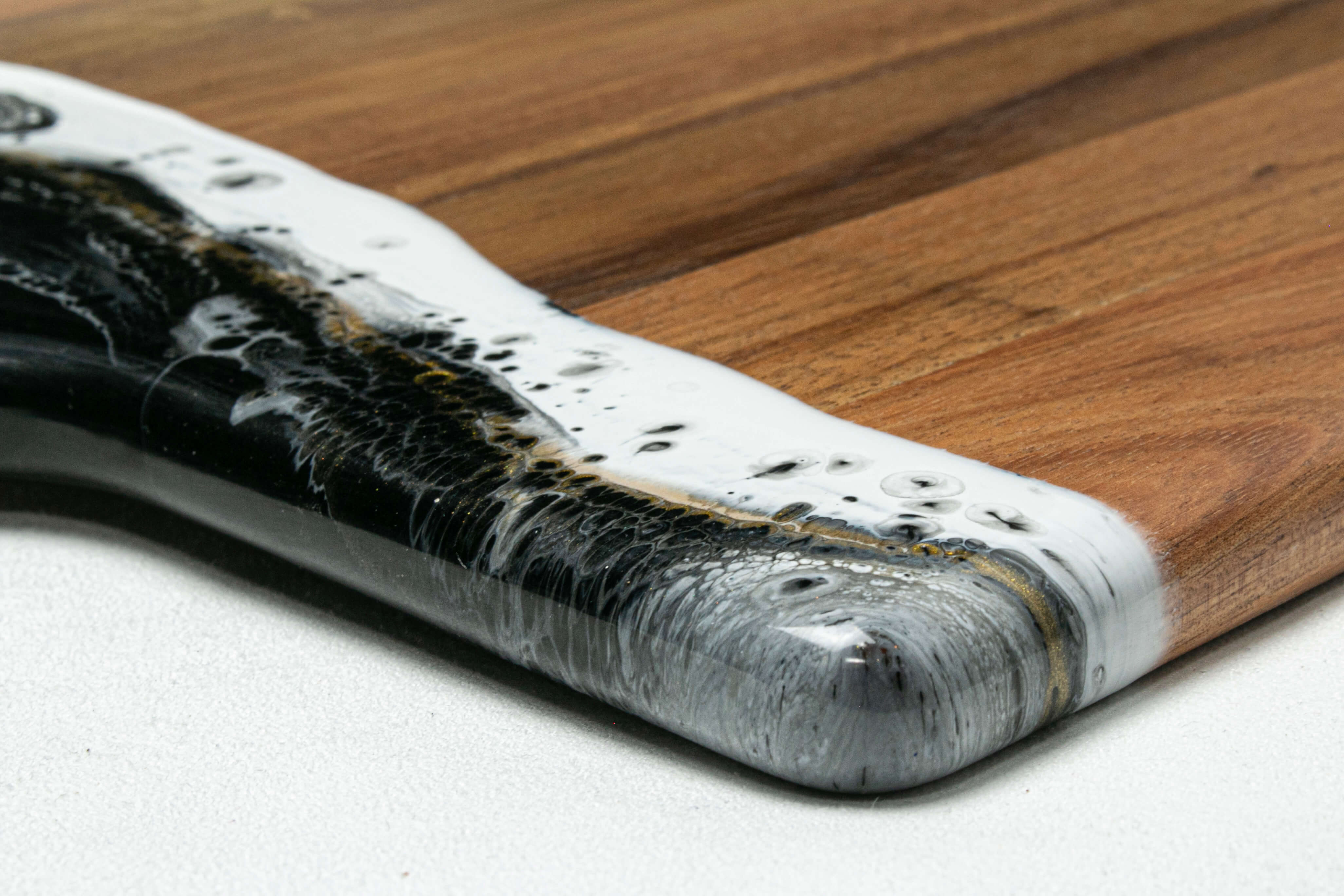 #color_ Ebony Black