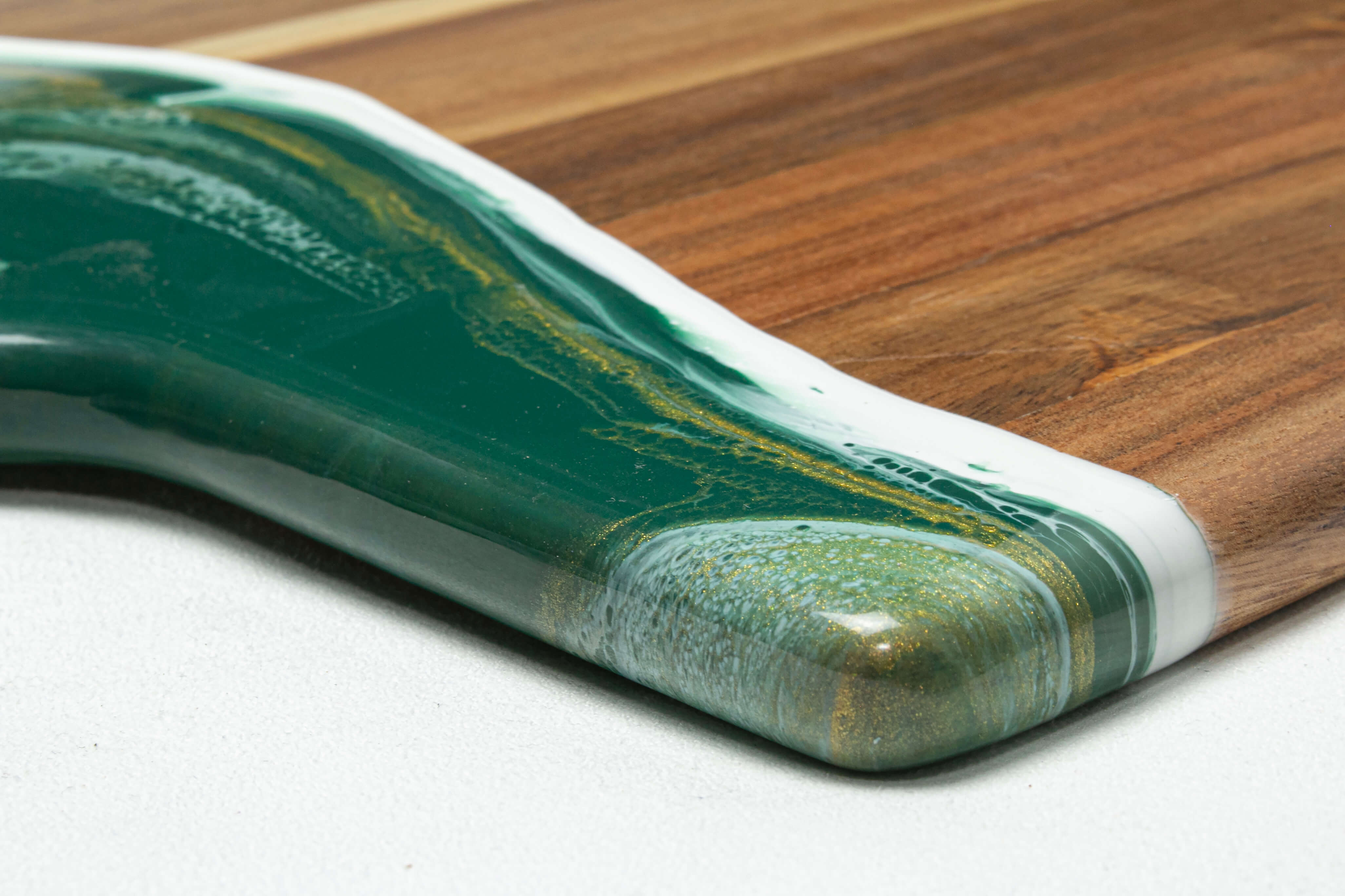 #color_ Emerald Green