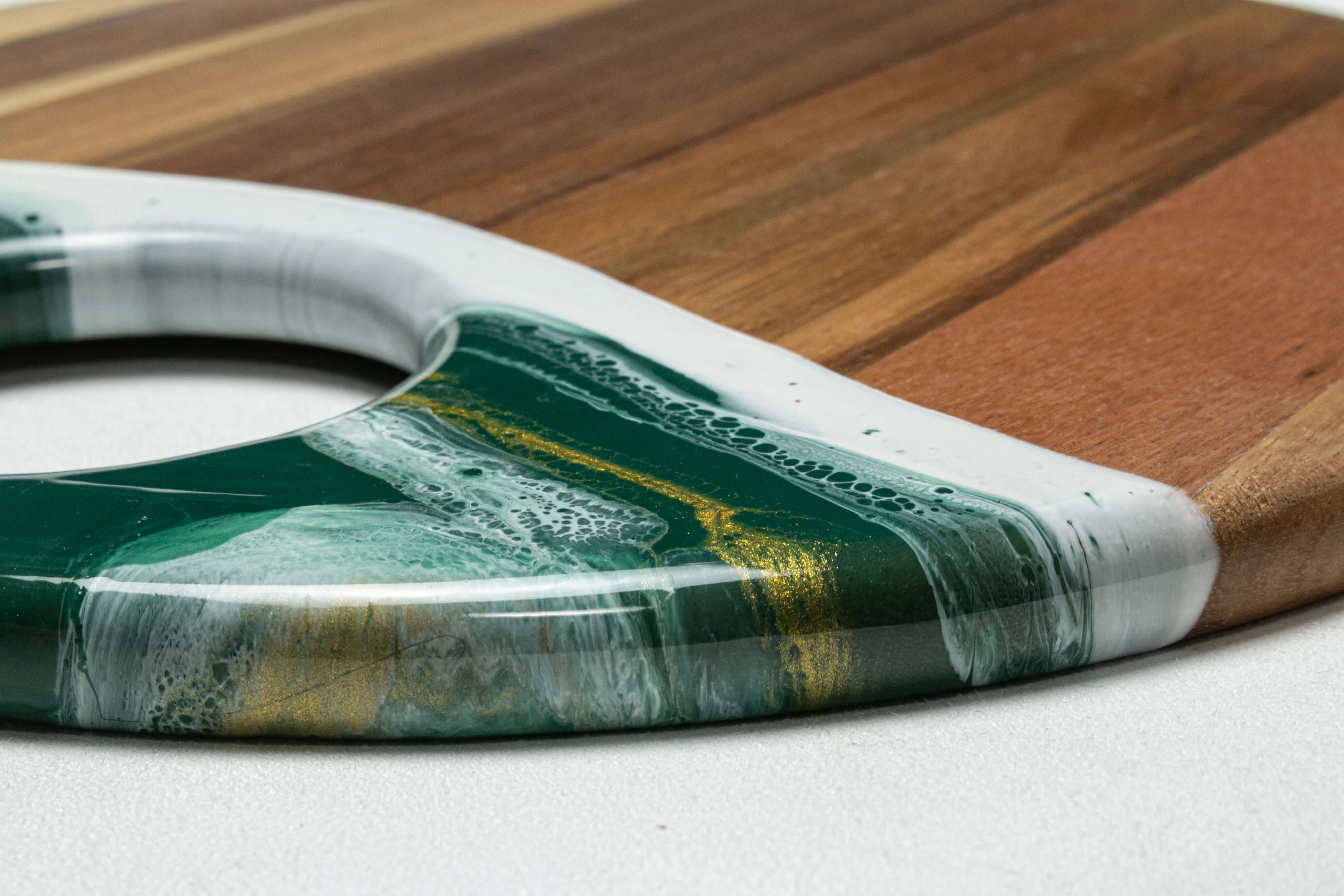#color_ Emerald Green