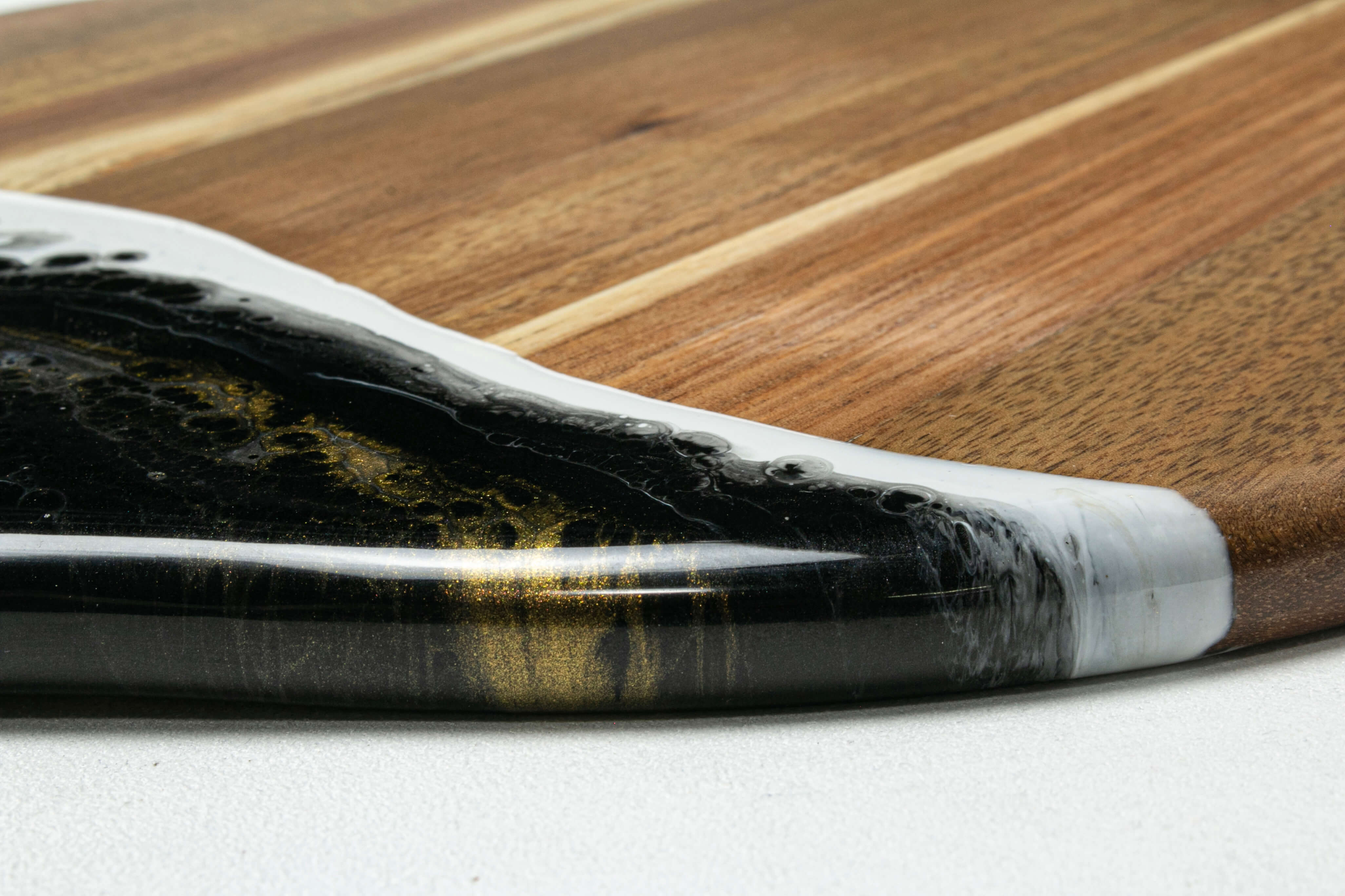 #color_ Ebony Black