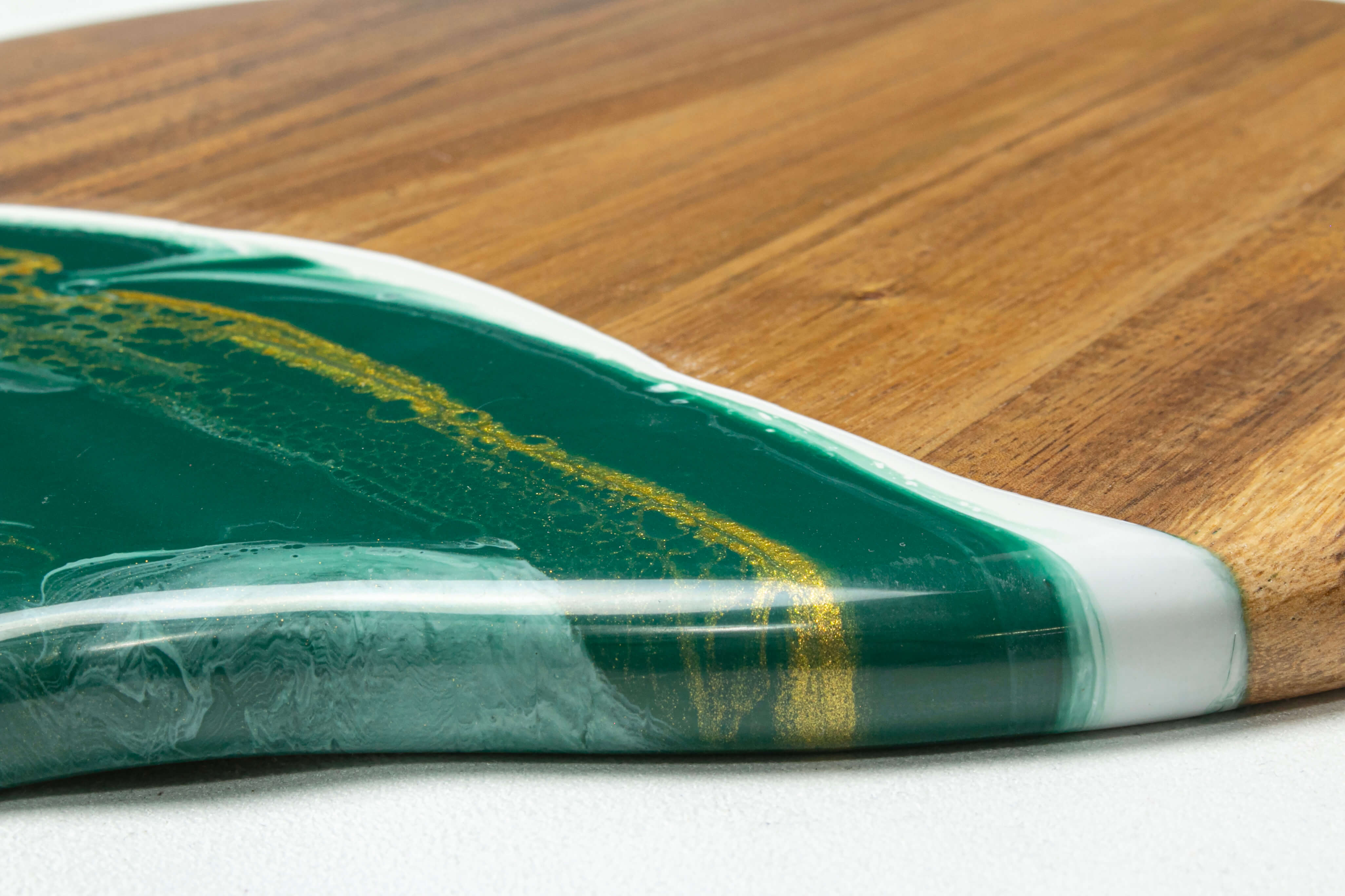 #color_ Emerald Green
